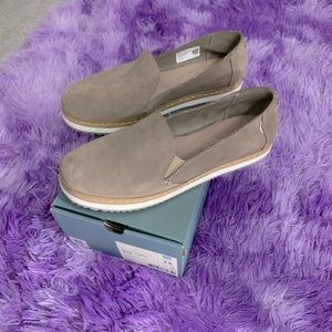 Women’s TOMS 7.5
